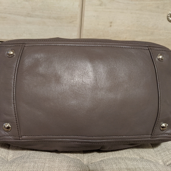 Prada bag - Picture 5 of 12